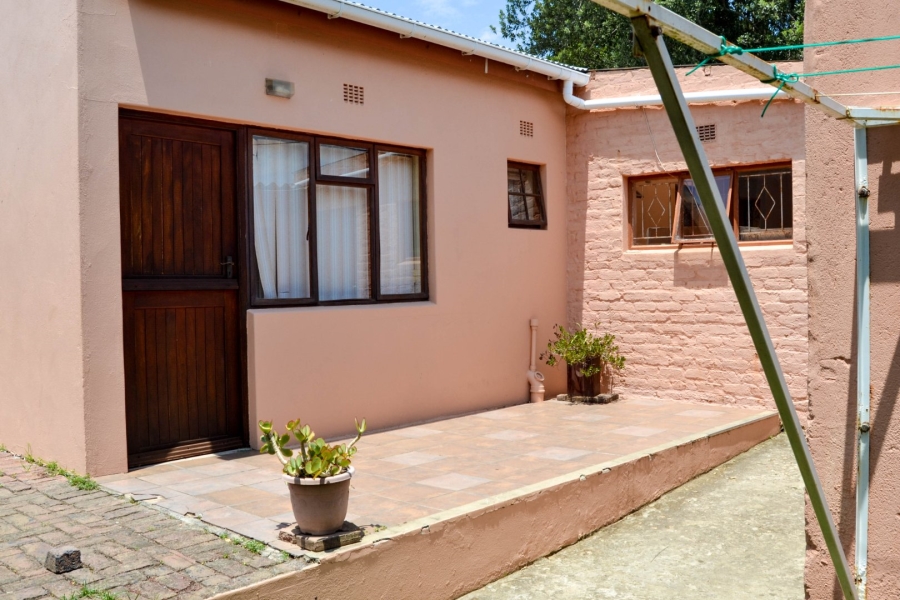 7 Bedroom Property for Sale in Suurbraak Western Cape